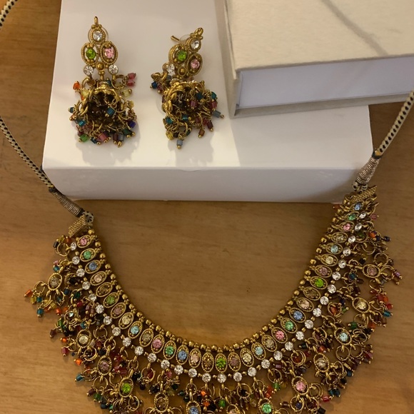 Stunning set of gemstones necklace and earrings. - Picture 8 of 8